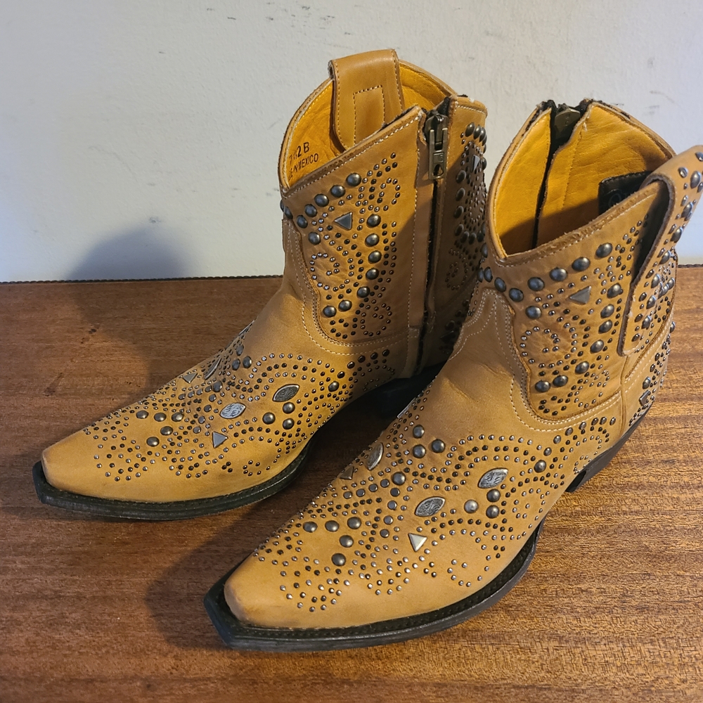 Old Gringo Studded Tan Ankle Boots Size 7.5 - Picture 5 of 6